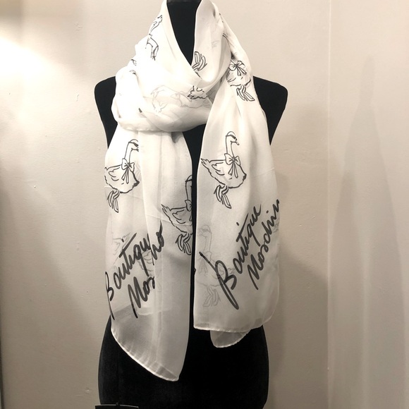 Boutique Moschino XL Scarf - Picture 2 of 4